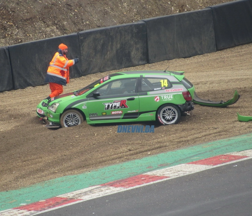 Brands hatch civic razbijen